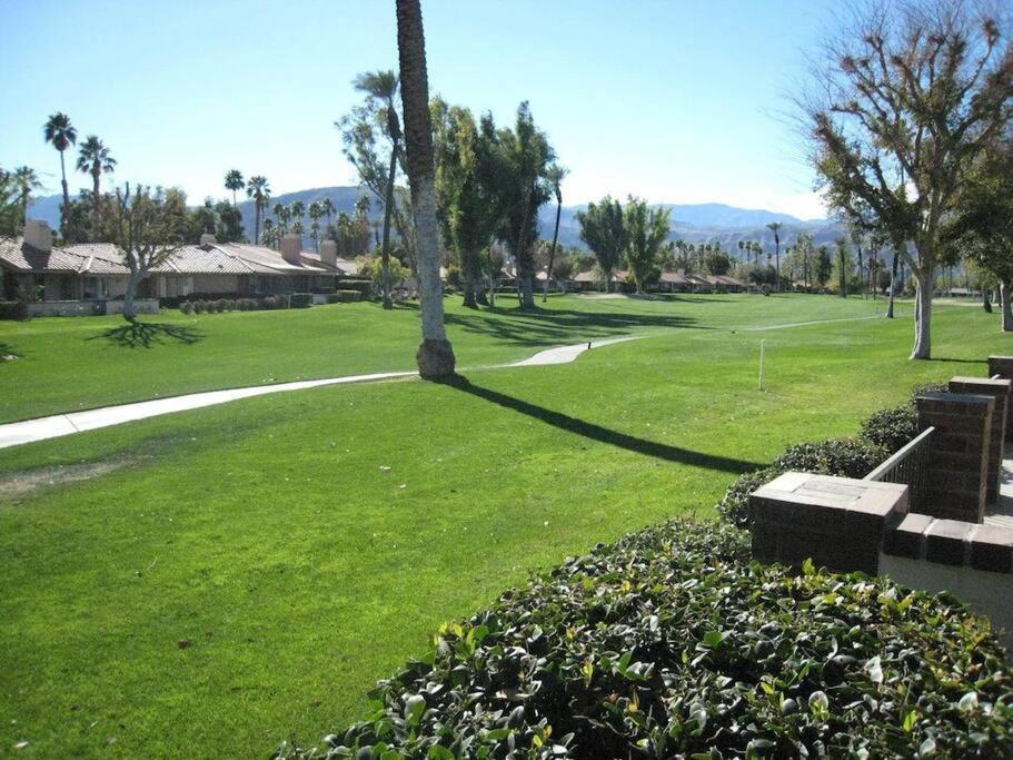 Private Country Club Condo On Awesome Golf Course! Palm Desert Ngoại thất bức ảnh